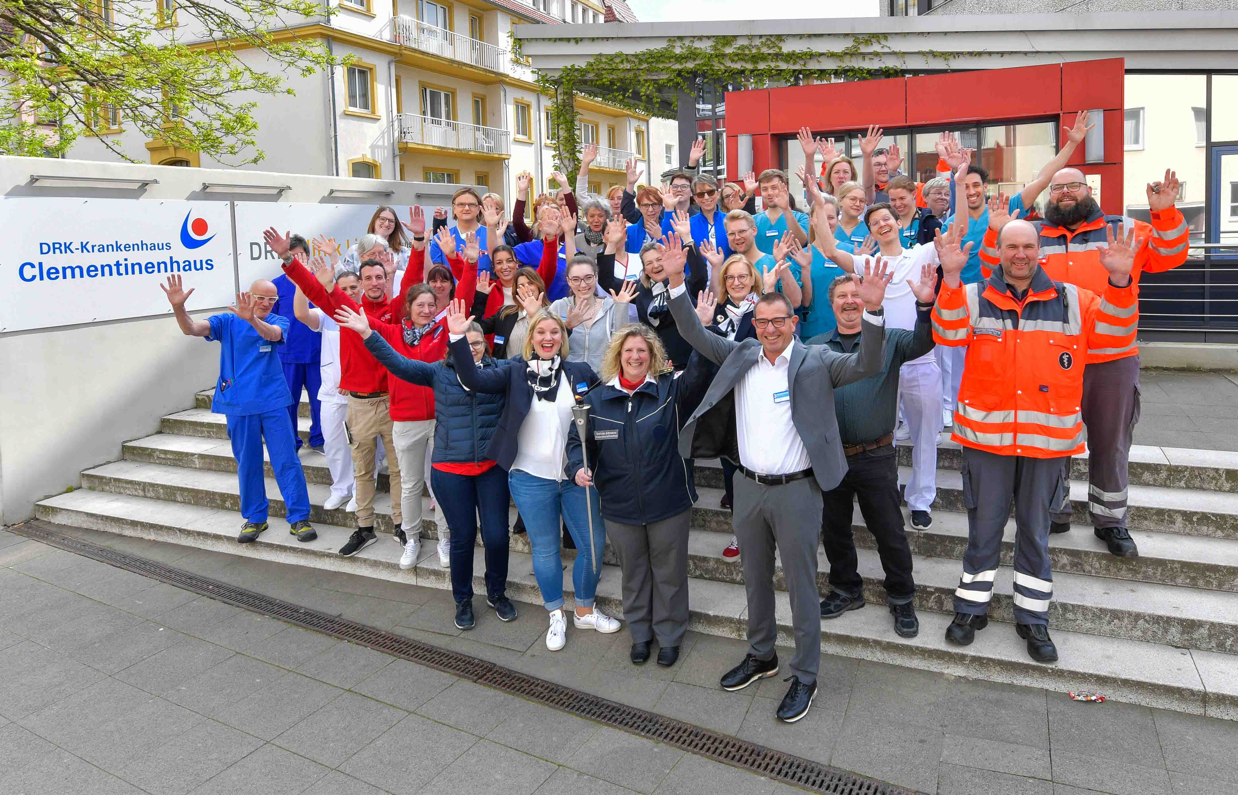 240415-clemi-fackelubergabe_im_11